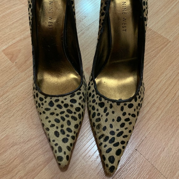 Nine West Barbe Cheetah Print Pumps - Picture 2 of 6